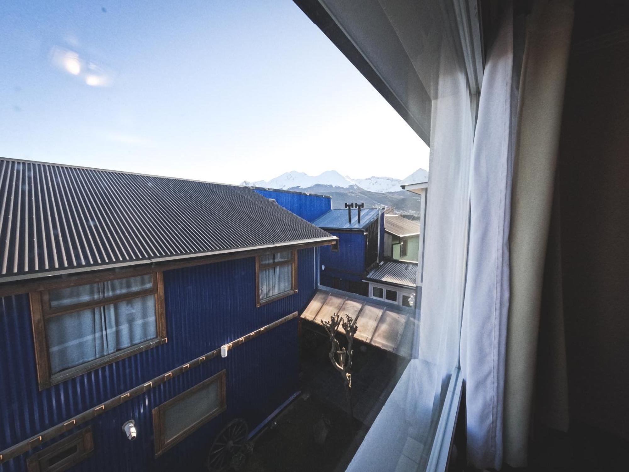 La Posta Apart Aparthotel Ushuaia Exterior photo